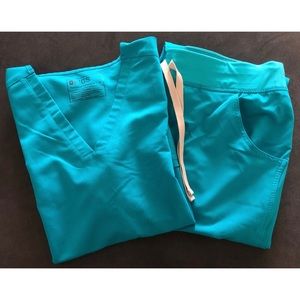 NWOT Figs Limited Edition Teal Scrub Set